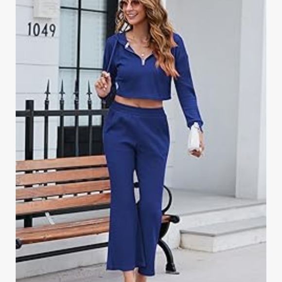 Fixmatti Women 2 Piece Outfits 1/4 Zipper Hoodie Crop Top Matching Flared Pants - Picture 3 of 8